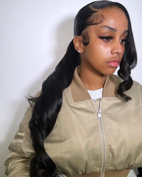 Side-Parted Long Black Pony Low Weave Ponytail, Knotless Bob, Low Pony Hairstyles, Hairstyle For Summer, Ponytail Hairstyles For Black Women, Straight Natural Hair, Side Ponytail Hairstyles, Grad Hair, Low Ponytail Hairstyles