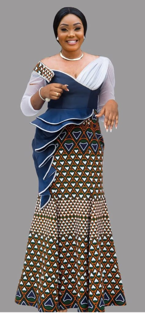 Credit: Krobia Fashion Native Outfits Women, Native Wears For Ladies, Kente Outfits, Wears For Ladies, Godmother Dress, Native Outfits, Ankara Outfits, Native Wears, Shweshwe Dresses