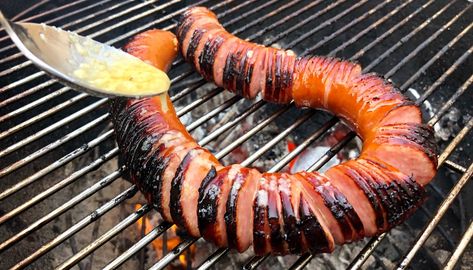 Grilled Kielbasa Recipes, Hasselback Kielbasa, Barbecue Appetizers, Spiral Hot Dogs, Grilled Kielbasa, Kielbasa Recipes, Proud To Be An American, Hasselback Potatoes, Bacon Appetizers