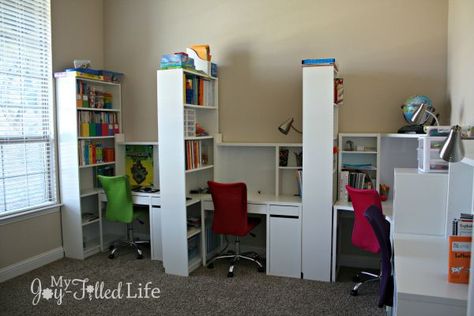 Like this idea for each child to have their own section with their own shelving Bookshelves Classroom, Kids Homework Station, Homeschool Room Design, Ikea Must Haves, Homeschool Room Organization, Kids Room Bookshelves, Homework Room, Vogue Kids, Kids Homework