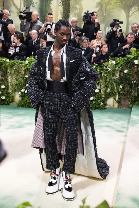 Met Gala 2024 Best Dressed Men: Photos Mens Photos, Gala Looks, Best Dressed Men, Gala Fashion, Met Gala Red Carpet, Rebecca Ferguson, Best Dressed Man, Donald Glover, The Met Gala