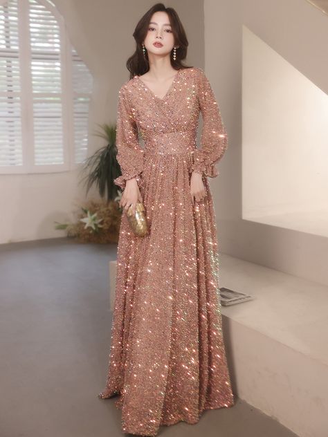 Gowns For Engagement, Full Sleeve Gowns, Beautiful Gown Designs, Simple Evening Dress, Sequin Pattern, Full Length Gowns, Long Sleeve Evening Dresses, Evening Dress Fashion, Party Wear Indian Dresses