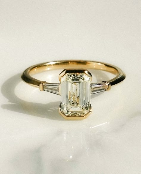 Emerald cut wedding set