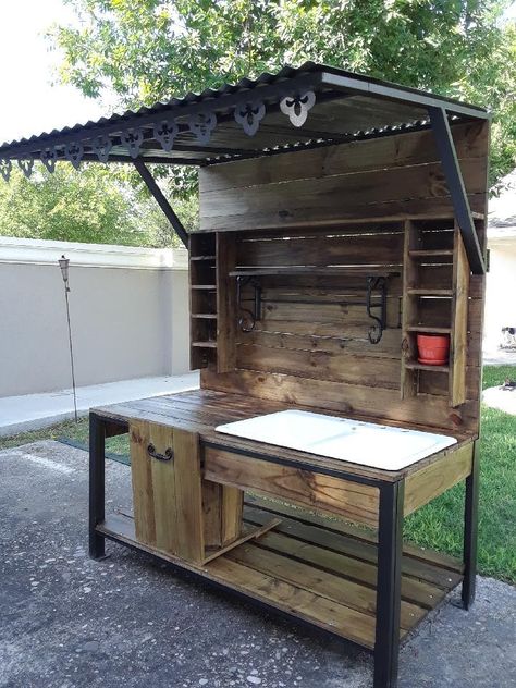 Outdoor Kitchen And Bathroom Design, Diy Outdoor Kitchen Cheap, Potting Bench Plans, Outdoor Potting Bench, Garden Sink, Outdoor Kitchen Cabinets, Grill Gazebo, Bbq Grill Design, Build Outdoor Kitchen