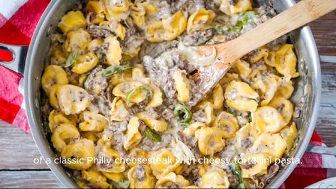 Easy Philly Cheesesteak Tortellini Pasta Recipe - My Home Made Recipe Cheesesteak Tortellini, Sauteed Steak, Cheesy Tortellini, Cheese Steak Sandwich, Tortellini Pasta, Fusion Dishes, Beet Recipes, Simple Green Salad, Philly Cheesesteak