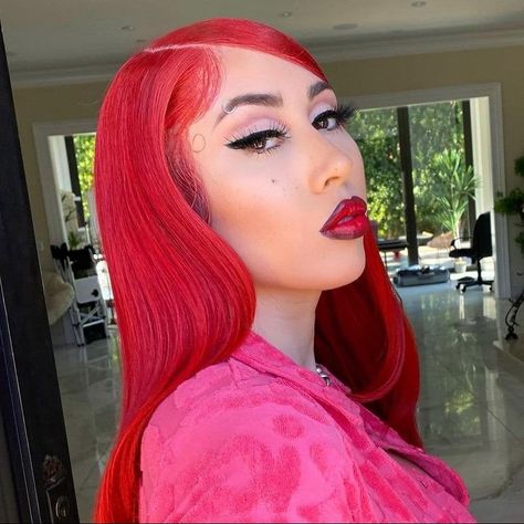 Kali Uchis Pink Hair, Kali Uchis Red Hair, Kali Uchis Hairstyles, Red Hair Baddie, Kali Uchis Makeup, Mother Kali, New Template, Ethereal Makeup, Red Light District