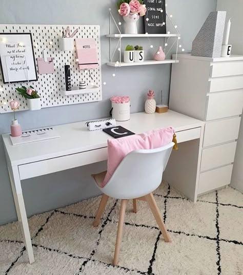 Pink Bedroom Decor, Girl Bedroom Designs, Study Room Decor, Teen Bedroom Decor, Girl Bedroom Decor, Room Design Bedroom, Room Ideas Bedroom, Home Room Design, Girls Room Decor