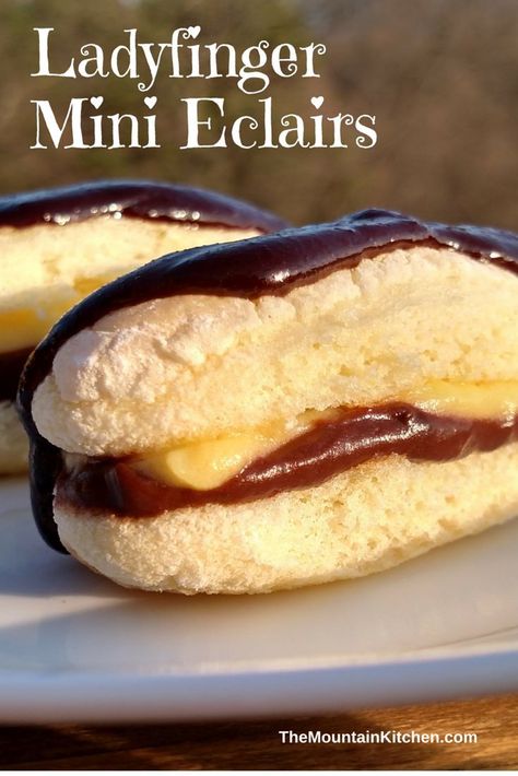 Lady Fingers Dessert, Mini Eclairs, Eclairs Recipe, Lady Fingers Recipe, Finger Desserts, Lady Finger Cookies, Eclair Recipe, Food Fails, Powder Sugar