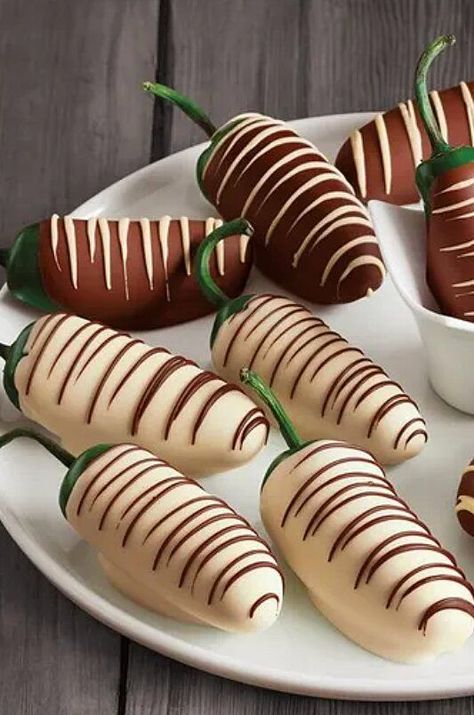 Chocolate Covered Fruit, Dipped Strawberries, Chocolate Festival, Chocolate Dipped Strawberries, Strawberry Fruit, Covered Strawberries, Chocolate Covered Strawberries, Chocolate Dipped, Tasty Treats