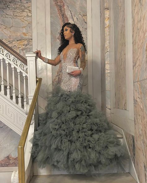 Prom Dresses Big, Crystal Prom Dress, Prom Photoshoot, Classy Prom, Ruffle Prom Dress, Gorgeous Prom Dresses, Long Sleeve Evening Gowns, Prom Girl Dresses, Senior Prom Dresses