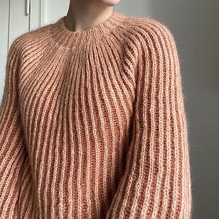 Ravelry: Designs by Celina Dyhring Knit Brioche Sweater, Brioche Stitch Sweater, Brioche Knit Sweater Pattern, Two Color Brioche Knitting Patterns, Suzanne Bryan Knitting, Brioche Sweater Knitting Patterns, Brioche Stitch Knitting, Brioche Pullover, Two Color Brioche Knitting