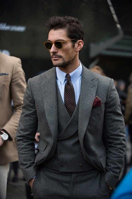 London-Street-Style-GQ-Robert-Spangle-habituallychic-007 3 Piece Suit Men, Mens Tweed Suit, Grey Suit Wedding, Grey Suit Men, Dark Gray Suit, Most Stylish Men, Man In A Suit, Joe Montana, Classy Suits