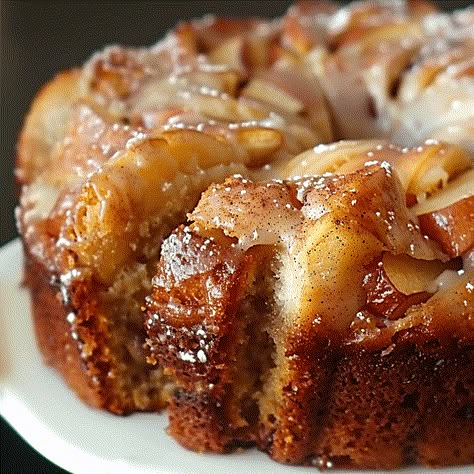 Apple Bundt Cake Recipes, Cinnamon Apple Cake, Apple Cake Recipe Easy, Apple Coffee, Apple Spice Cake, Apple Bundt Cake, Cake Apple, Apple Coffee Cakes, Apple Cake Recipe