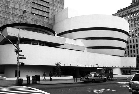 Solomon R. Guggenheim Museum, Frank Lloyd Wright, New York City, 1943–1959. Famous Architecture Buildings, 20th Century Aesthetic, Robie House, London Buildings, Architecture Images, Architecture History, American Architecture, Famous Architects, Guggenheim Museum