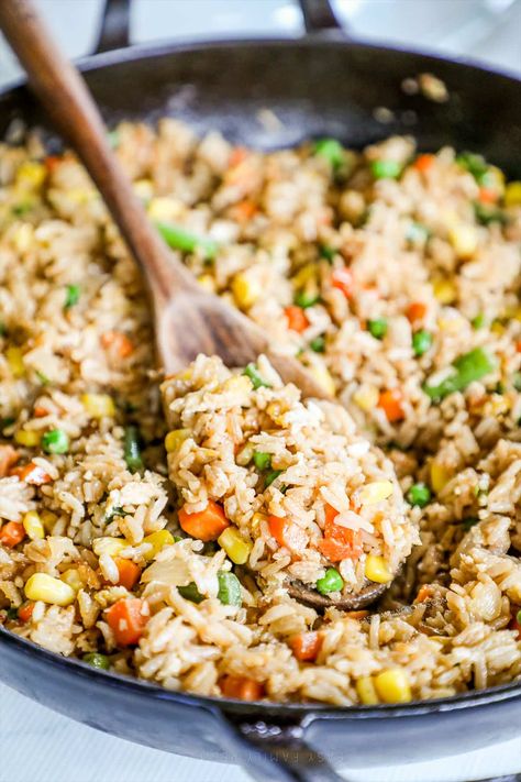 Vegetable Stir Fry Rice, Stir Fried Rice Recipe, Minute Rice Recipes, Vegetable Fried Rice Recipe, Rice Dishes Recipes, Fry Rice, Vegetable Stir Fry Recipe, Veggie Fried Rice, Fried Rice Recipe Easy