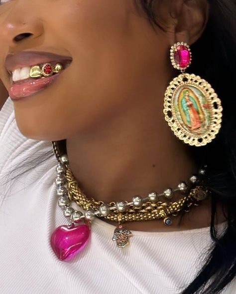 𝐕�𝐈 on X: "wow. https://t.co/CQxbsLuU5W" / X Pink Gold Jewelry, Dope Jewelry Accessories, Gold Grillz, Tooth Gem, Teeth Jewelry, Jewelry Accessories Ideas, Dope Jewelry, Jewelry Lookbook, Stacked Jewelry