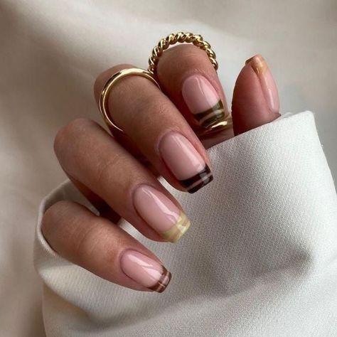 Simple Manicure, Bad Nails, Smink Inspiration, Manicure Tips, Pastel Designs, Flower Nail, Flower Nail Art, Neutral Nails, Espresso Martini