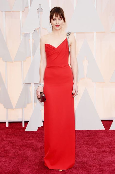 Dakota Johnson in Saint Laurent at the 2015 Oscars Dakota Johnson Red Carpet, Vestidos Oscar, Best Oscar Dresses, Oscars 2015, Dakota Johnson Style, Oscar Fashion, Oscar Dresses, Dress 2015, Academy Awards