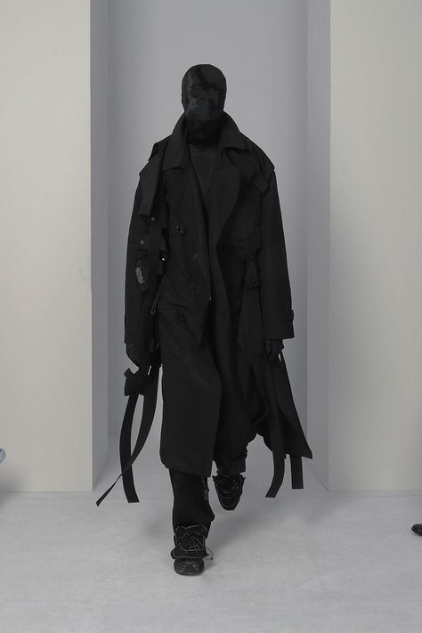 POST ARCHIVE FACTION Unveils Prototype-Themed FW18 Collection Ideal Aesthetic, Post Archive Faction, Dystopian Fashion, Fashion Catwalk, Korean Fashion Ideas, Men Fashion Show, Cyberpunk Fashion, Archive Fashion, Raf Simons