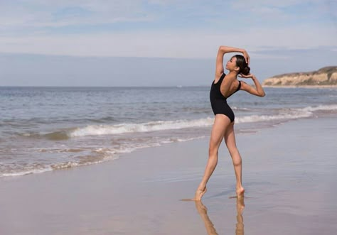 Ballet Beach Photography, Dance Beach Pictures, Dancer Beach Photography, Dance Beach Photos, Beach Dance Pictures, Dance Beach Photography, Beach Dance Photos, Beach Dance Photography, Dance Pose Ideas