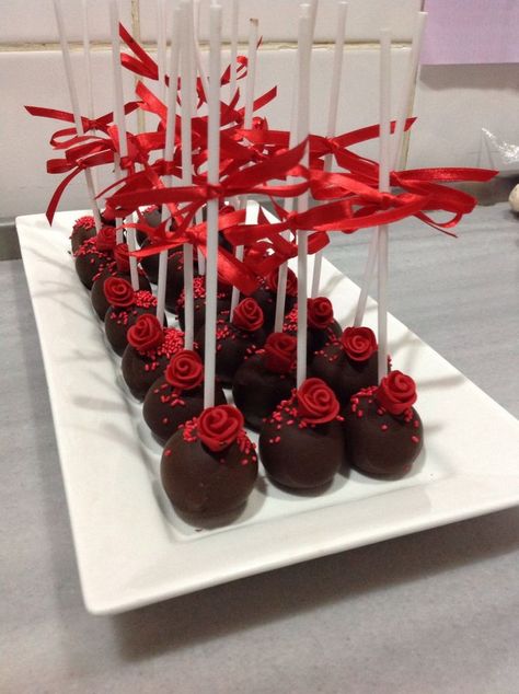 Red Party Foods, Red Cakepops, Red Rose Wedding Theme, Red Cake Pops, Red Quinceanera Ideas, Red Desserts, Red Birthday Party, Red Quince, Red Wedding Theme