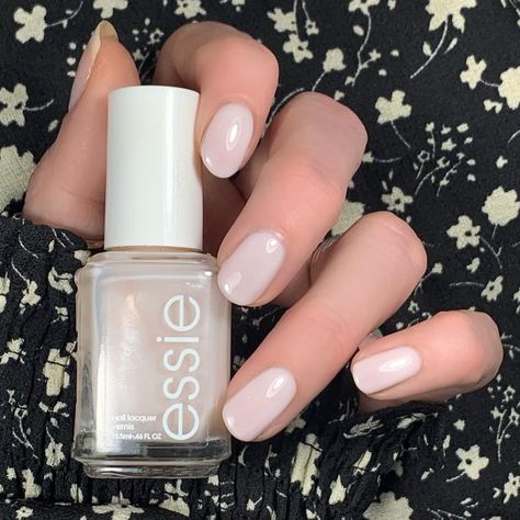 ✨NEW #essielovemoments Collection✨ Wearing @essie ‘Sheer Luck,’ a “classic, sheer pink!” I hardly ever wear sheer colors on my nails… Essie Sheer Luck Nail Polish, Essie Natural Connection, Essie Sheer Luck, Essie Sheer, Nails Sheer, Everyday Nails, Sheer Nail Polish, Essie Nails, Nail Shades