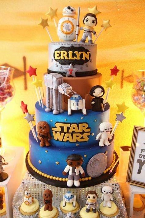 Incredible cake at a Star Wars birthday party! See more party ideas at CatchMyParty.com! Star Wars Torte, Star Wars Theme Birthday, Star Wars Birthday Cake, Star Wars Cookies, Star Wars Baby Shower, Star Wars Theme Party, Star Wars Food, Star Wars Cake, Star Wars Birthday Party