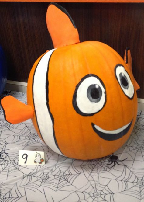 10 Easy No Carve Pumpkin Ideas for Kids to make on Halloween of their Favorite Characters (Shopkins, Nemo, Minions, Pokemon, and more) Nemo Pumpkin, Pumpkin Decorating Party, Decorating Halloween, Carve Pumpkins, Character Pumpkins, Dekorasi Halloween, Disney Pumpkin Carving, Pumpkin Decorating Contest, No Carve Pumpkin Decorating