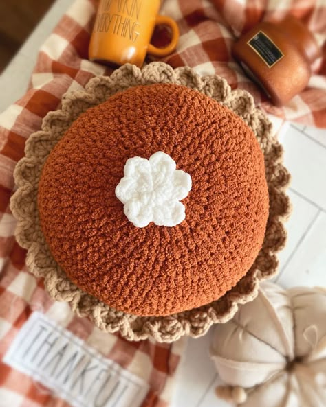 Fall Crochet Patterns Free, Fall Crochet Ideas, Crochet Blanket Yarn, Crochet Fall Decor, Fall Core, Crochet Pour Halloween, Thanksgiving Crochet, Autumn Crochet, Fall Crochet Patterns