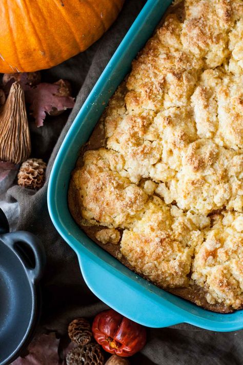 Pumpkin cobbler is the perfect comfort food for Fall and a wonderful way to wrap up your Thanksgiving dinner. | livforcake.com Gluten Free Pumpkin Cobbler, Vegan Pumpkin Cobbler, Southern Living Pumpkin Crisp, Pumpkin Cobbler, Thanksgiving Dinner Recipes, Oatmeal Chocolate Chip Cookies, Chocolate Chip Oatmeal, Pumpkin Cake, Squash Recipes