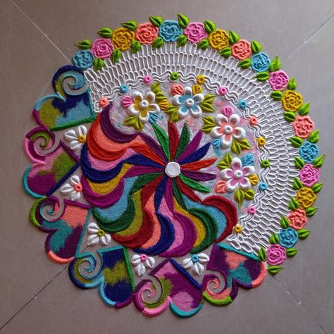 Round Rangoli Design Diwali, Semi Circle Rangoli Designs, Round Rangoli Design, Circle Rangoli Design, Side Rangoli Designs, Round Rangoli, Best Rangoli Designs, Best Rangoli, Color Rangoli