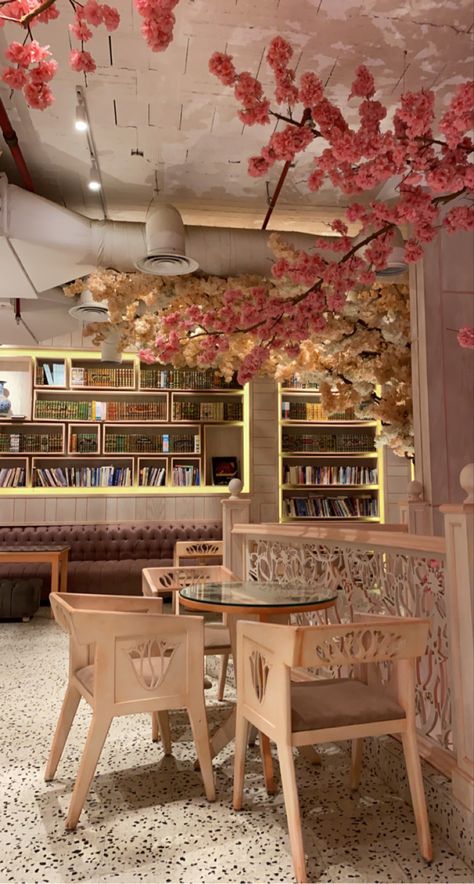 Japanese Cafe Design Coffee Shop, Korean Bakery Interior, Library Cafe Aesthetic, Cozy Restaurant Interior, Cafeterias Aesthetic, Opening A Cafe, Cafe Wedding, Library Cafe, Cosy Cafe