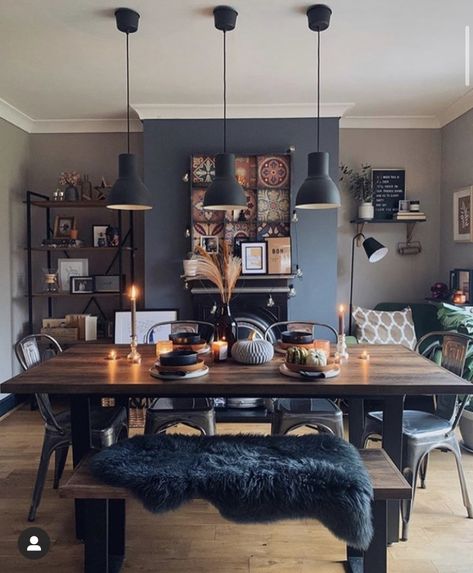 #roominspiration #kitchen #livingroom #decor British Style Home, Dark Home Decor, Black Dining Room, Dining Room Inspiration, Dream House Decor, Dining Room Design, Design Case, Room Table, House Inspiration