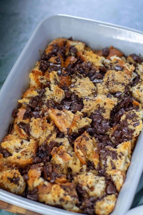 Stale Bread Recipes, Chocolate Chip Bread Pudding, Bourbon Butter, Best Bread Pudding Recipe, Sweet Custard, Chocolate Bread Pudding, Chocolate Chip Bread, Bread Pudding Recipe, Chocolate Bread