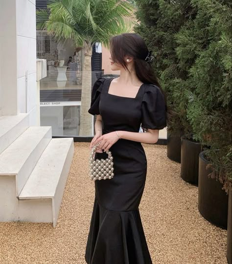 Pin by MizzyLizzy on outfits in 2022 | Gaya model pakaian, Model pakaian, Gaya model pakaian korea Black Mermaid Prom Dress, Dress Korea, Black Dresses Classy, Elegant Dresses Classy, Trendy Dress Outfits, Black Dress Outfits, Korean Fashion Dress, Elegante Casual, Quick Outfits