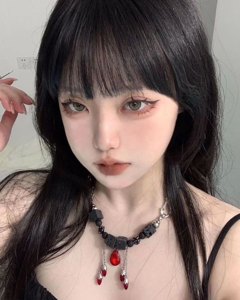 How To Cut Wispy Bangs Tutorial, Wispy Bangs Tutorial, Cut Wispy Bangs, Korean Bangs Hairstyle, Korean Long Hair, Hair Ties Tutorial, Bangs Tutorial, Doll Eye Makeup, Ulzzang Makeup