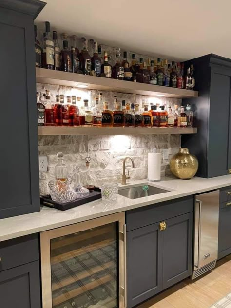 Lake House Basement Bar Ideas, Modern Rustic Basement Bar, Kitchen Wine Bar Ideas, Basement Bar Area, Wet Bar Basement, Bar Lounge Room, Small Bars For Home, Basement Bar Design, Hangout Space