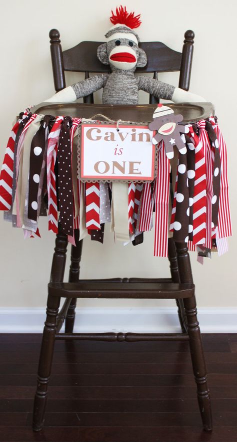 Highchair idea Sock Monkey Nursery, Monkey Party Ideas, Rag Tie Banner, Sock Monkey Birthday Party, High Chair Decorations, Sock Monkey Party, Sock Monkey Birthday, Sock Monkey Baby, Monkey Birthday Parties