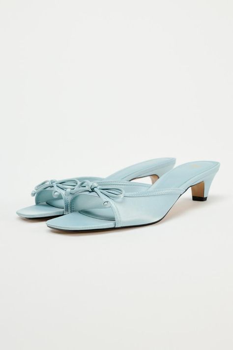 HEELED MULES WITH BOW - Blue | ZARA United States Loveshackfancy Shoes, Statement Heels, Pretty Sandals, Chanel Sandals, Wardrobe Inspiration, Blue Heels, Slides Shoes, Handbag Shoes, Bow Detail