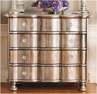 ReNew ReDo!: Gold, Silver, and Gilver... Furniture Inspiration AND Rub N' Buff. I'm going to try this Rub n' Buff. Looks pretty awesome. Old Wood Furniture, Pieces Painting, Decoration Shabby, Paint Furniture, Redo Furniture, Old Furniture, Old Wood, Annie Sloan, Refinishing Furniture