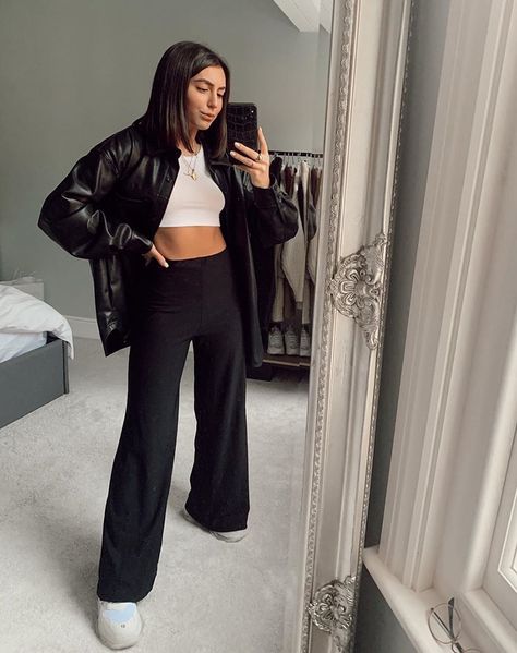 Group-chat party outfits | ASOS Style Feed Flared Trousers Outfit, Black Trousers Outfit, Flares Outfit, 2015 Outfits, Casual Party Outfit, Looks Pinterest, Tumblr Outfits, Party Outfits, Party Looks