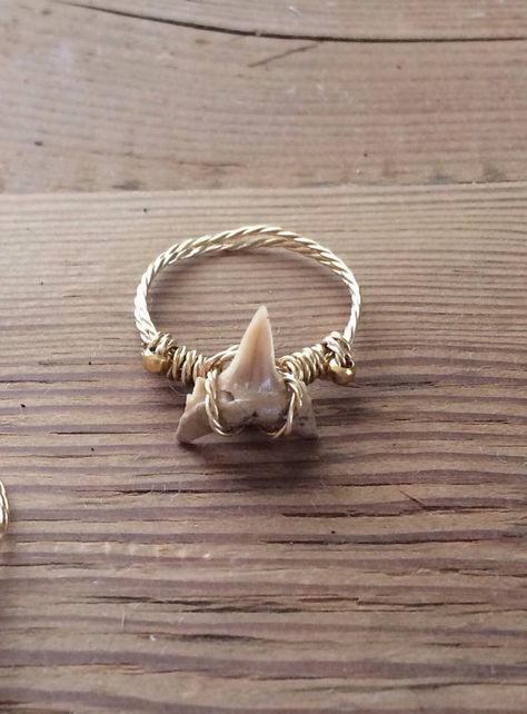 Shark tooth wire wrapped ring by GuinevereGwenhwyfar on Etsy Bone Wire Wrapping, Shark Tooth Jewelry, Shark Tooth Necklace Diy, Wire Wrapped Shark Tooth, Shark Teeth Crafts, Shark Tooth Ring, Shark Stuff, Shark Teeth Jewelry, Shark Jewelry