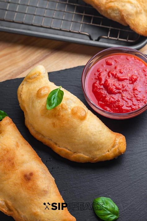 Panzerotti Panzarotti Recipe, Panzerotti Recipe, Prosciutto And Mozzarella, Sip And Feast, Tomato And Mozzarella, Ny Pizza, Pizza Making, Chicken Appetizers, Party Starters