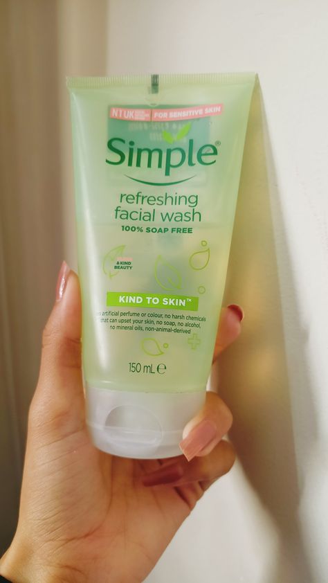 Oily Skin Facewash, Simple Cleanser, Mild Face Wash, Dry Skin Face, Sensitive Acne Prone Skin, 2022 Review, Dry Oily Skin, Dirt Makeup, Instagram Review