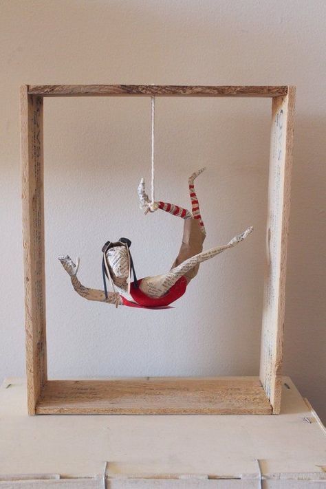 Paper Mache Dolls, Wire Art Sculpture, Paper Mache Sculpture, Paper Mache Art, Paper Mache Crafts, Papel Mache, Paper Sculpture, Wire Art, Teaching Art