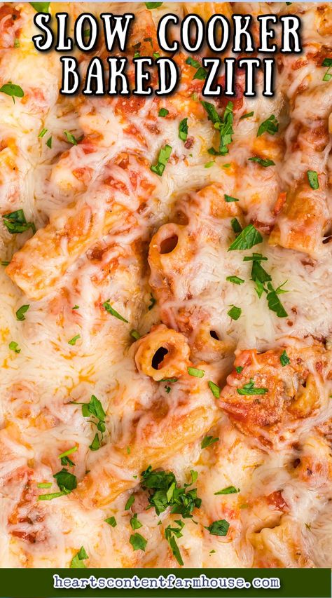 Super-Easy Crockpot Baked Ziti Baked Ziti Crockpot, Crock Pot Ziti, Slow Cooker Baked Ziti, Cheesy Dinner, Slow Cooker Pasta Recipes, Alfredo Sauce Recipe Homemade, Slow Cooker Baking, Ziti Recipe, Dinner Family