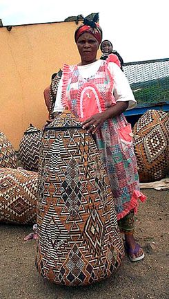 Zulu Baskets, South Africa. Love Baskets, African Woven Basket, Weaving Baskets, Basket Art, African Arts, Basket Weaving Patterns, Afrique Art, African Home, Basket Case