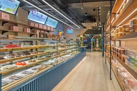 Cake Palace | Behold Design Studio | Delhi – Interiorlover Projects Bakery Ceiling Design, Living Room Lighting Design, Bakery Shop Design, Bakery Interior, Bakery Design Interior, Fresh Products, Open Ceiling, Bakery Decor, Counter Design