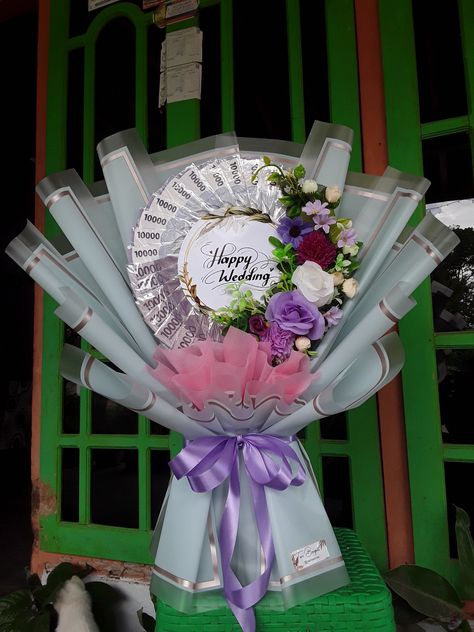 Buket uang berbentuk kipas,10 ribuan 20 lembar Bouquet Wisuda, Bucket Uang, Money Bouquet, Diy Gift Set, Pakistani Fancy Dresses, Diy Bouquet, Diy Flowers, Fancy Dresses, Diy Gift