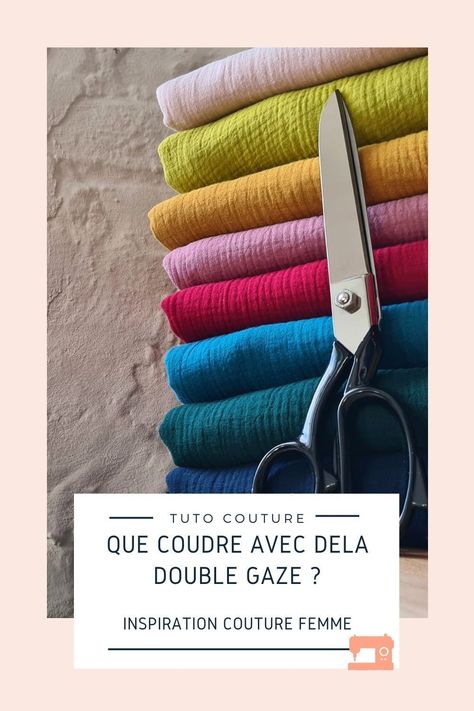 La double gaze est un tissu bien mystérieux, même pour couturières les plus aguerries d'entre nous! En pourtant, il se trouve que ce tissus est un réel plaisir à coudre et à porter! Pour vous guider jusque là, je vous partage mes secrets pour coudre de la double gaze facilement et embellir en un clin d'œil toutes vos cousettes! Couture Techniques, Diy Textiles, Double Gaze, Creation Couture, Couture Tops, Diy Couture, Porter, Couture, Sewing